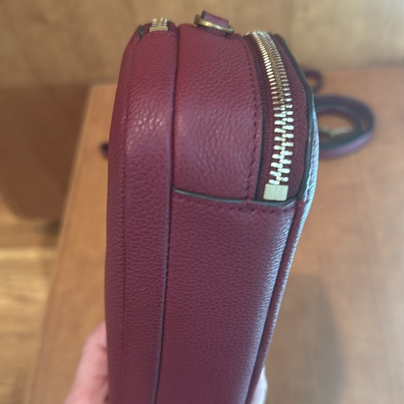 HENRI BENDEL Phone Wallet Crossbody EUC - Picture 6 of 14